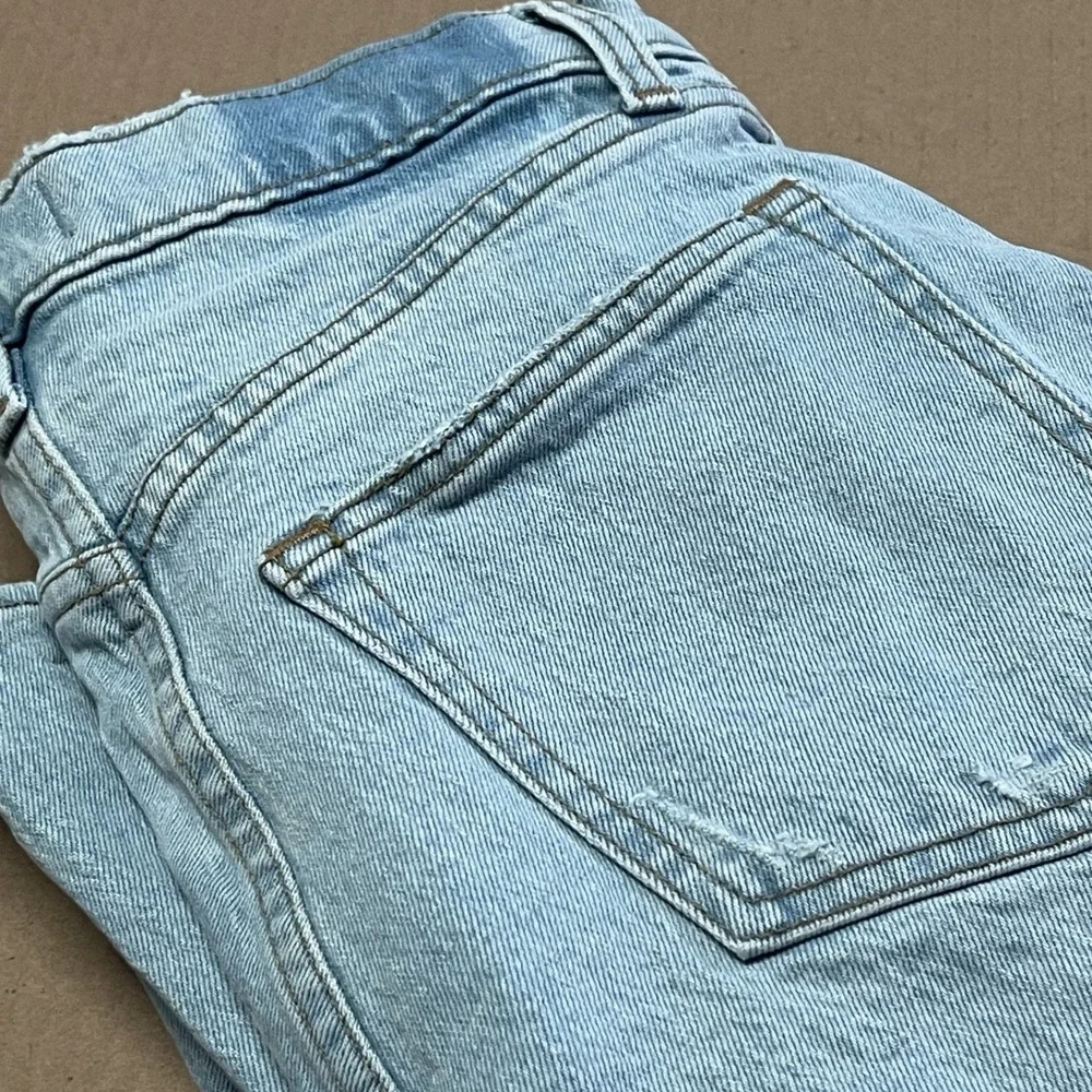 Abercrombie & Fitch Women's 27 Ultra High Rise 90's Relaxed Straight‎ Leg Denim